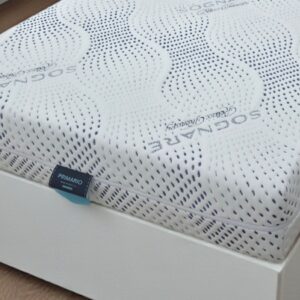 Primario dušek na krevetu izbliza