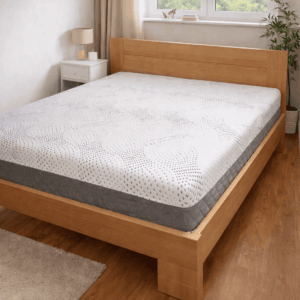 Kvadro drveni krevet u spavaćoj sobi