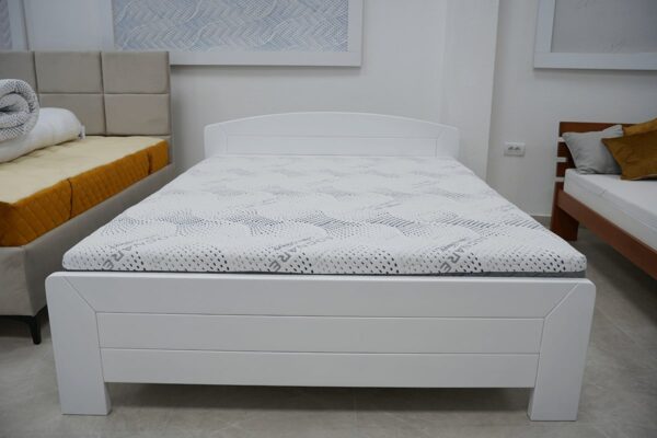 Dušek Sognare 30 cm na krevetu za modernu spavaću sobu